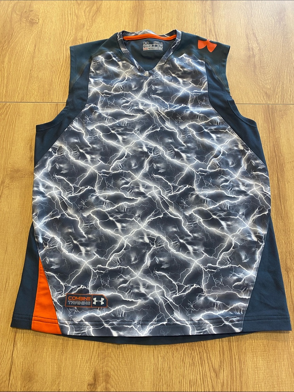Under Armour Men's Lightning-Print Sleeveless Training Top - Gray & Orange